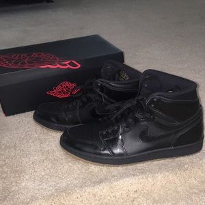 Jordan 1’s black and gum.Worn once.